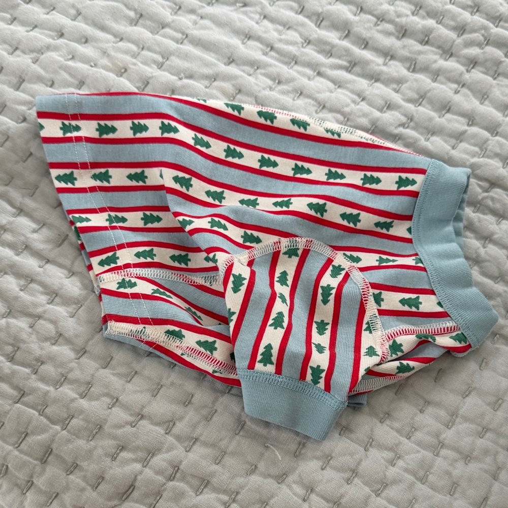 Hanna Andersson Christmas Dog Pajamas - Tree ribbon in blue - size small